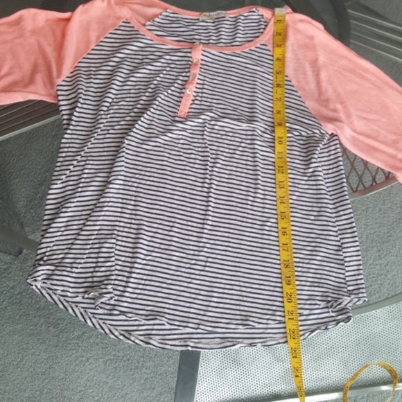 Freebird. Striped button front tee. Xl - Picture 2 of 7